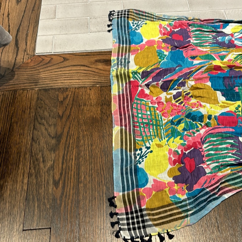 J. Crew vibrant linen scarf/wrap measuring 30 in x 80 in - Picture 2 of 4
